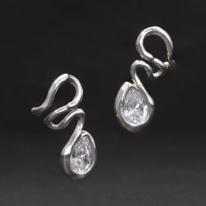 Asterales Floating Vine Post Earring- Silver